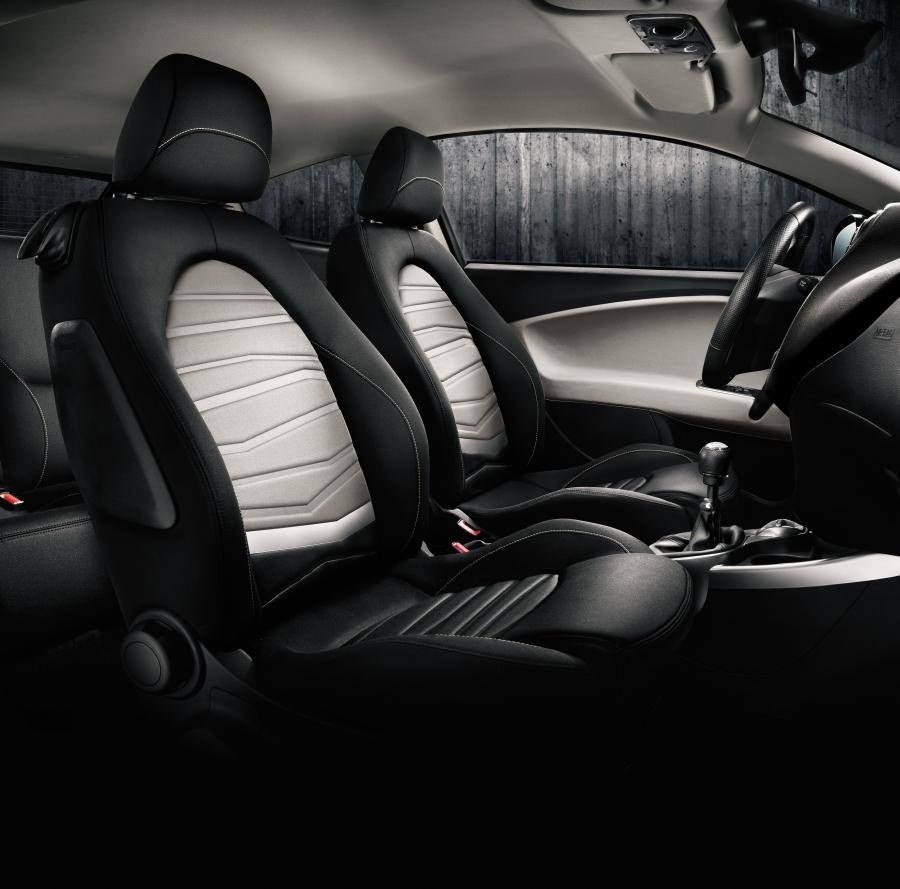 Интерьер Alfa Romeo MiTo TwinAir (955) 2012 года  (WW) (фото 3 из 14)